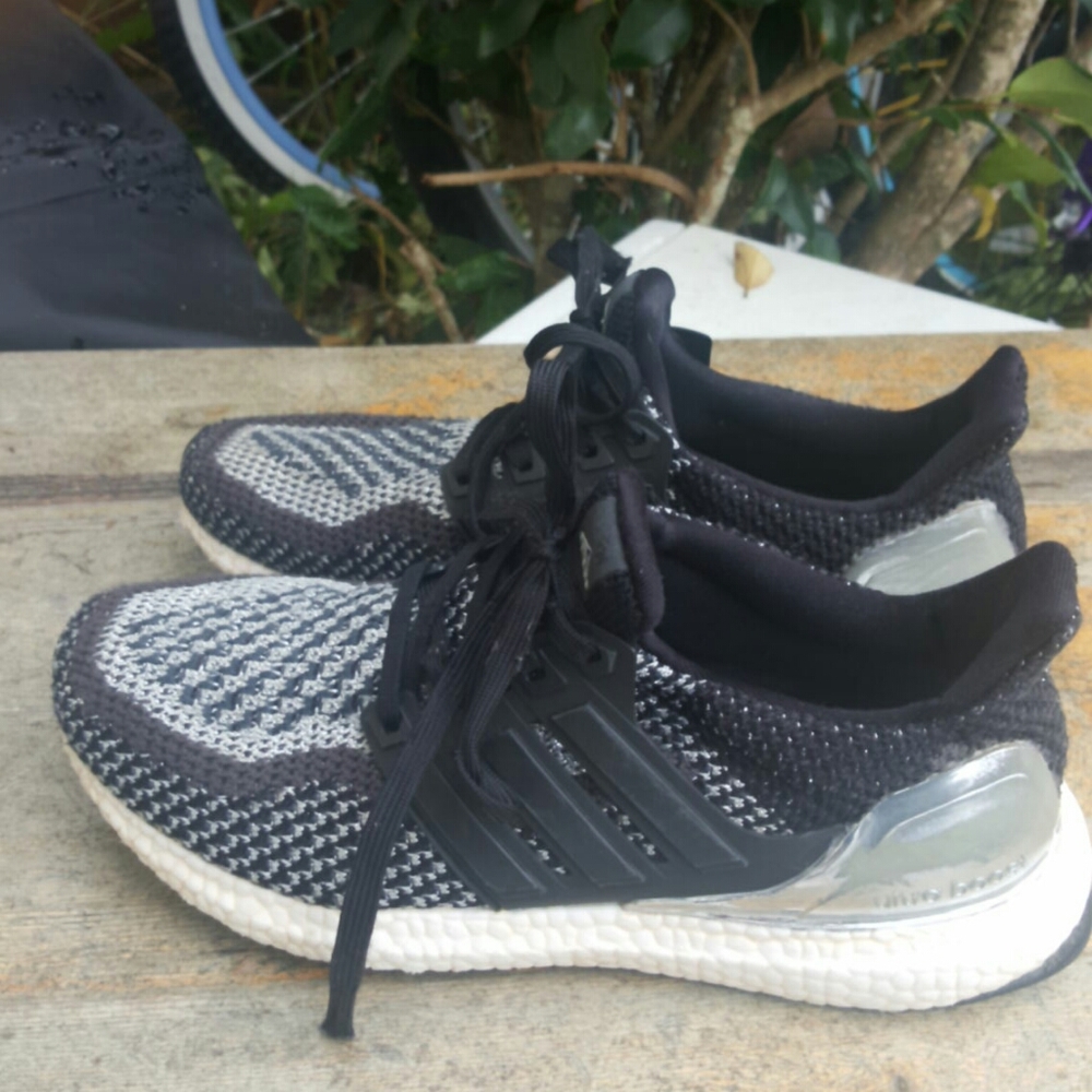 Women's Adidas Ultra boost running sneakers sz 7.5
